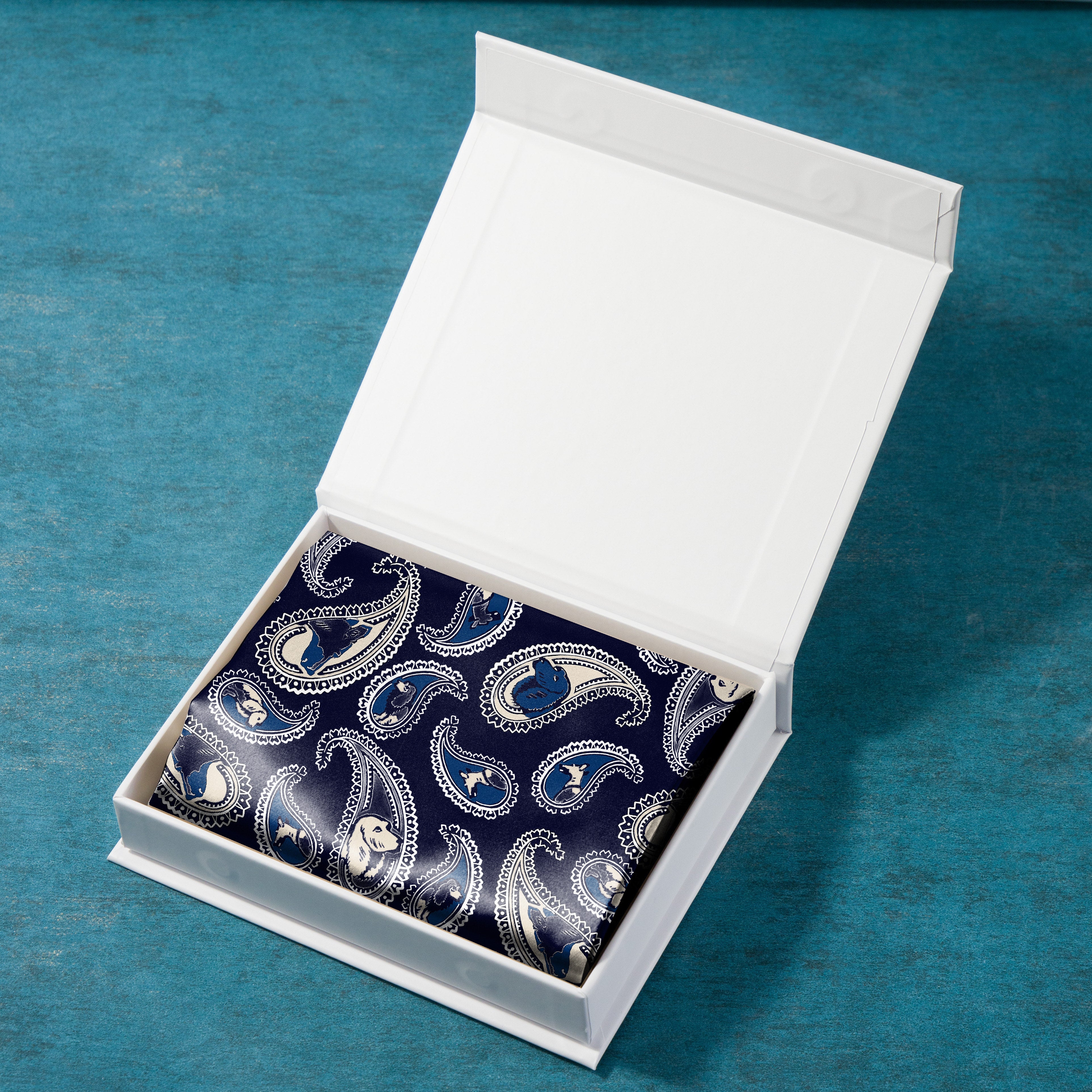 PILLOWCASE HOUNDS PAISLEY