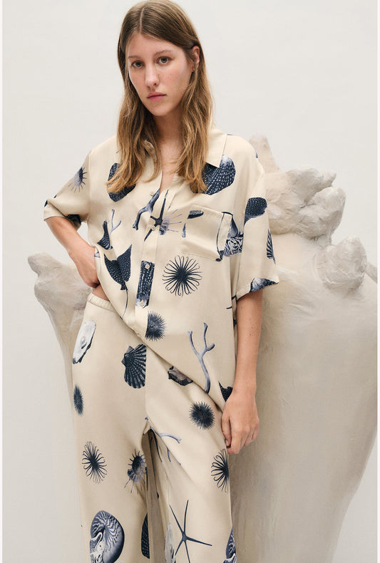 SHORT SLEEVE BOYFRIEND SHIRT SEASHELLS